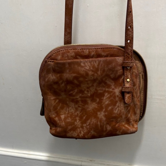 HOBO Distressed Tan Leather Crossbody Bag - Picture 6 of 6